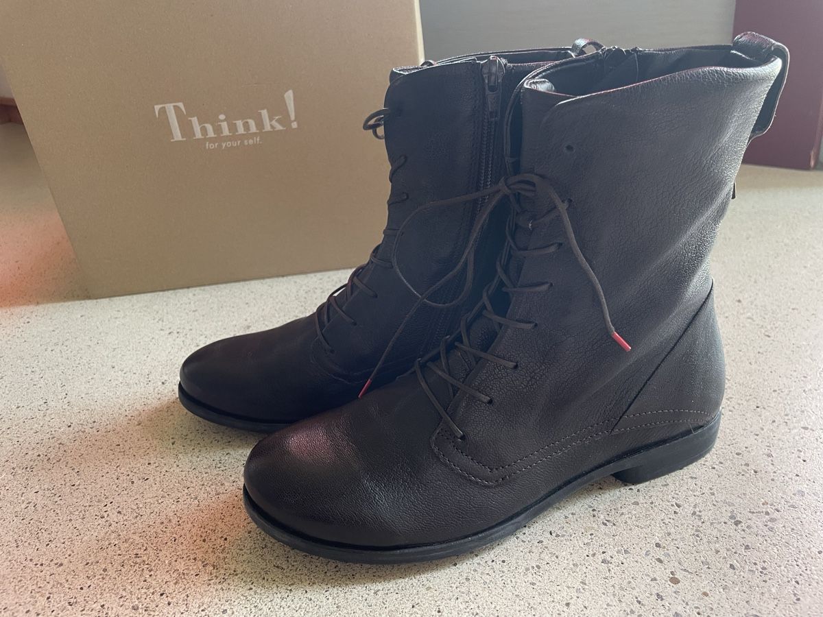Think Scarpe da donna: Think! Agrat Stiefeletten - Mocca – Nuovo e nell'imballaggio originale da Basel venduto da Borvia