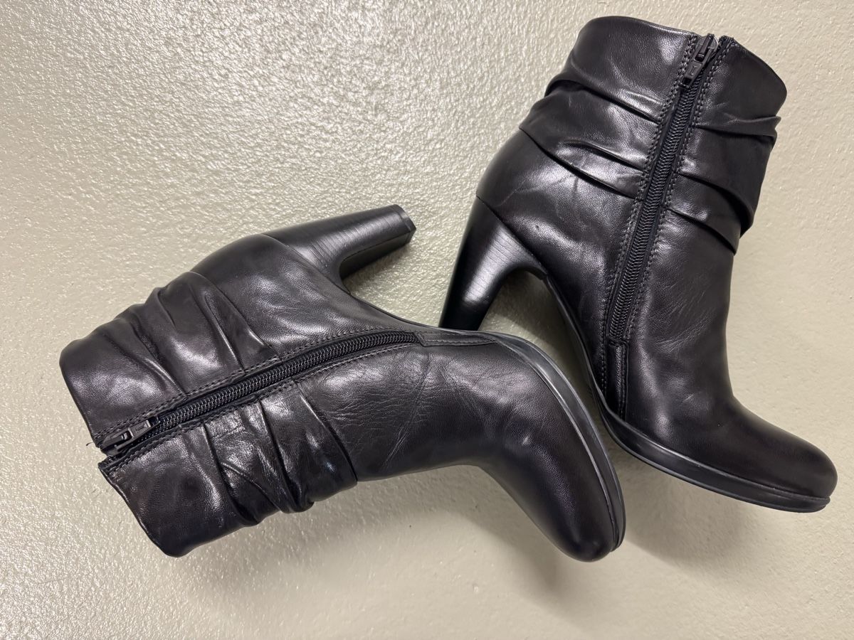 Scarpe da donna: Lederstiefel schwarz, Grösse 39, Damenschuh – Usato da Zürich venduto da Granitus250 2