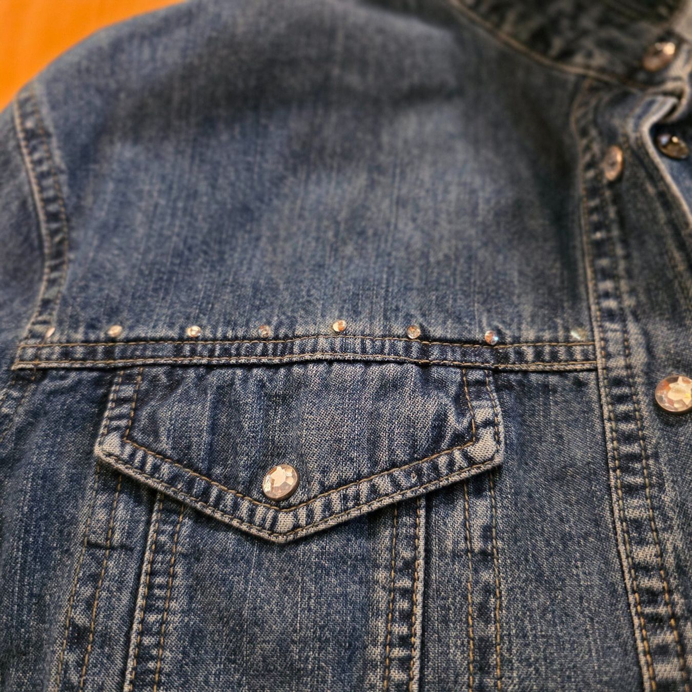 Camicette: Vintage Jeansbluse, tailliert, Grösse 38/40 – Usato da Wald ZH venduto da CapLux 7