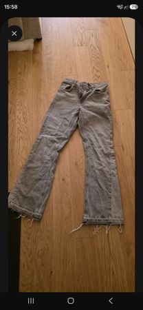 Zara Jeans, grau, ausgefranster Saum, Gr. EUR 34 (USA 26)
