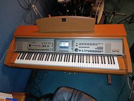 Yamaha CVP-305  Piano numérique haut de gamme