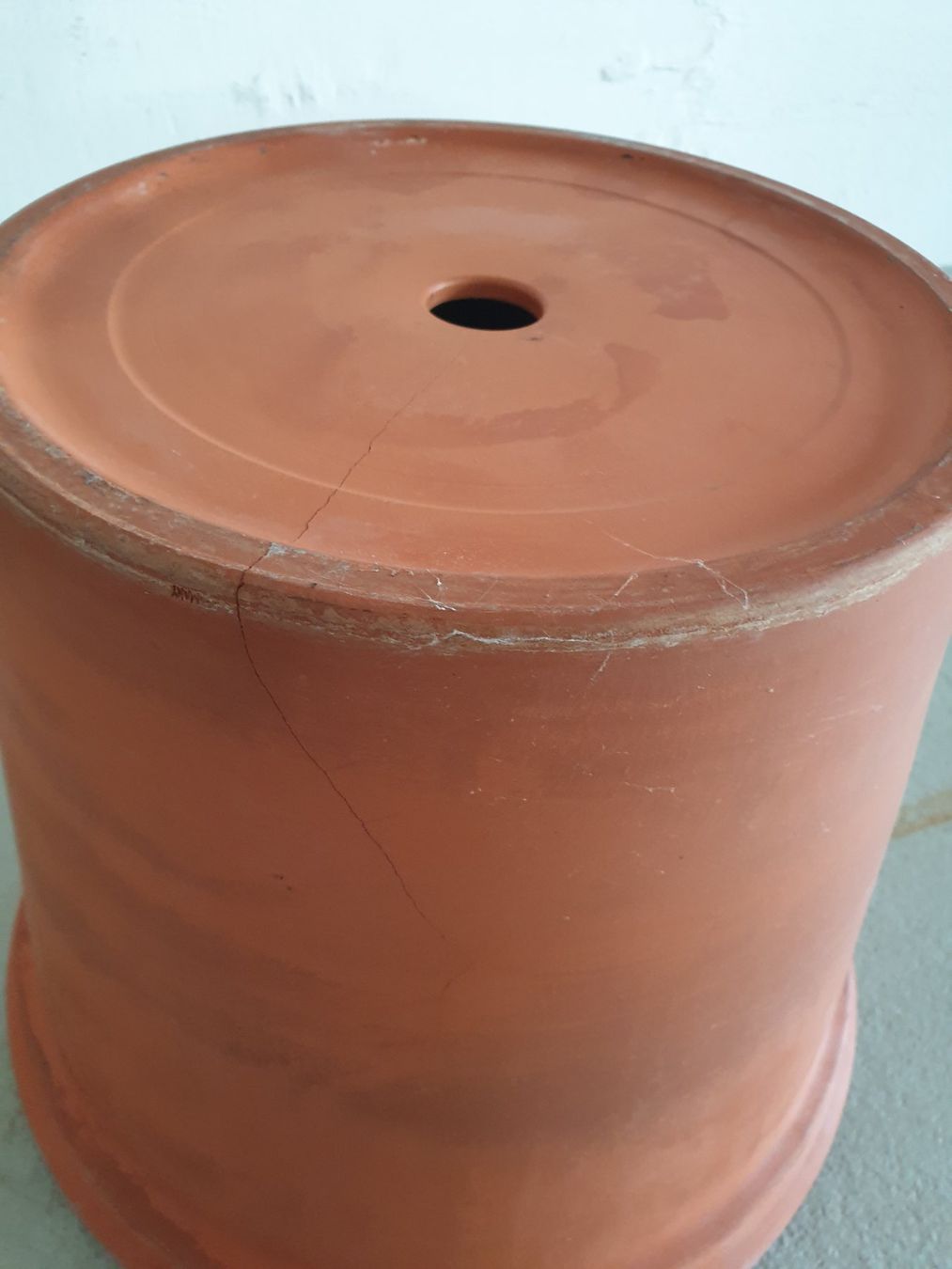 Blumentöpfe: grosser Tontopf – Gebraucht aus Tuggen von Mviola2 2