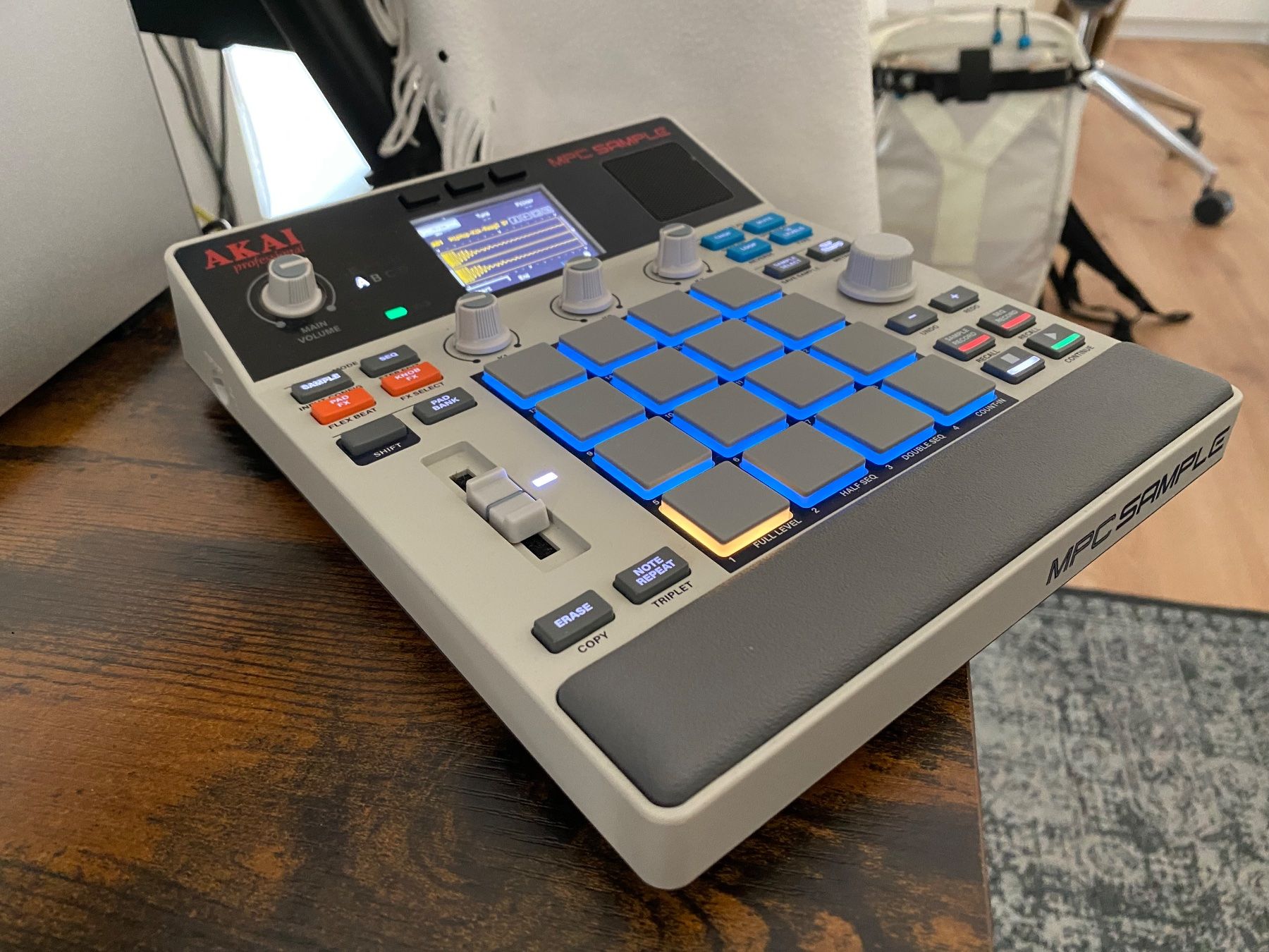 Musikinstrumente: AKAI MPC Sample – Gebraucht aus Fahrwangen von petermmahr 2