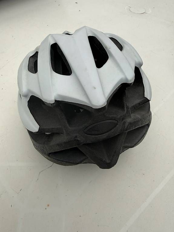 Casques: Velohelm Gr. 55-58 – Neuf avec emballage d'origine à Münsingen par monic51 2