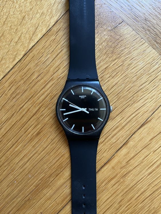 Swatch Orologi: Montre Swatch noire – Nuovo (secondo la descrizione) da Neuchâtel venduto da jeromecurty