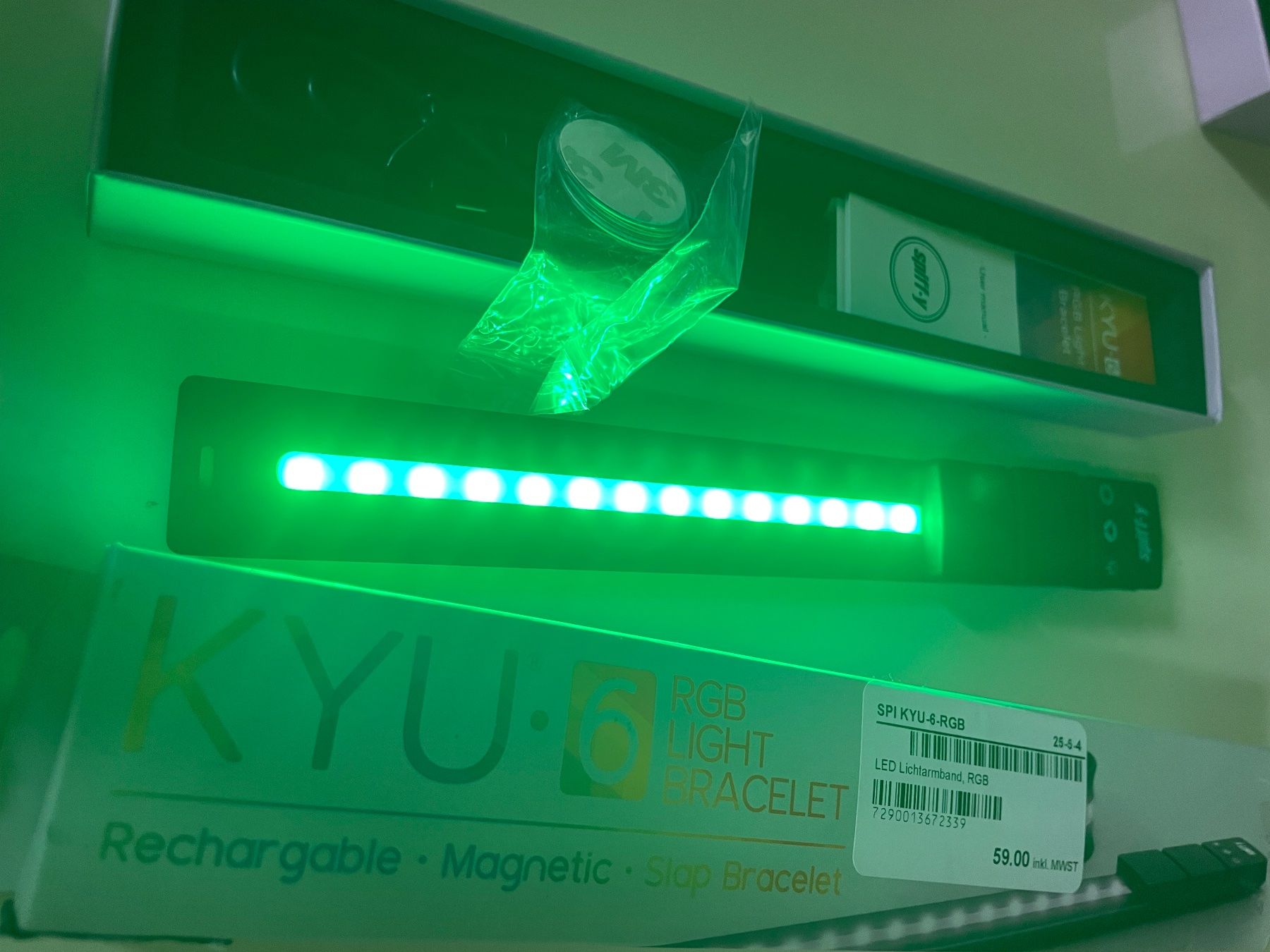 Lampade: Rgb Videoleuchte kyu 6 – Usato da Embrach venduto da xenovolcano 1