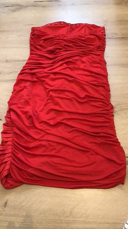 Vestiti: Kleid Rot – Usato da Oberbuchsiten venduto da etr_2jg5 1