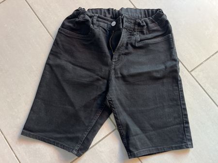 Schwarze Shorts, Sommer, Grösse 158, Top Zustand