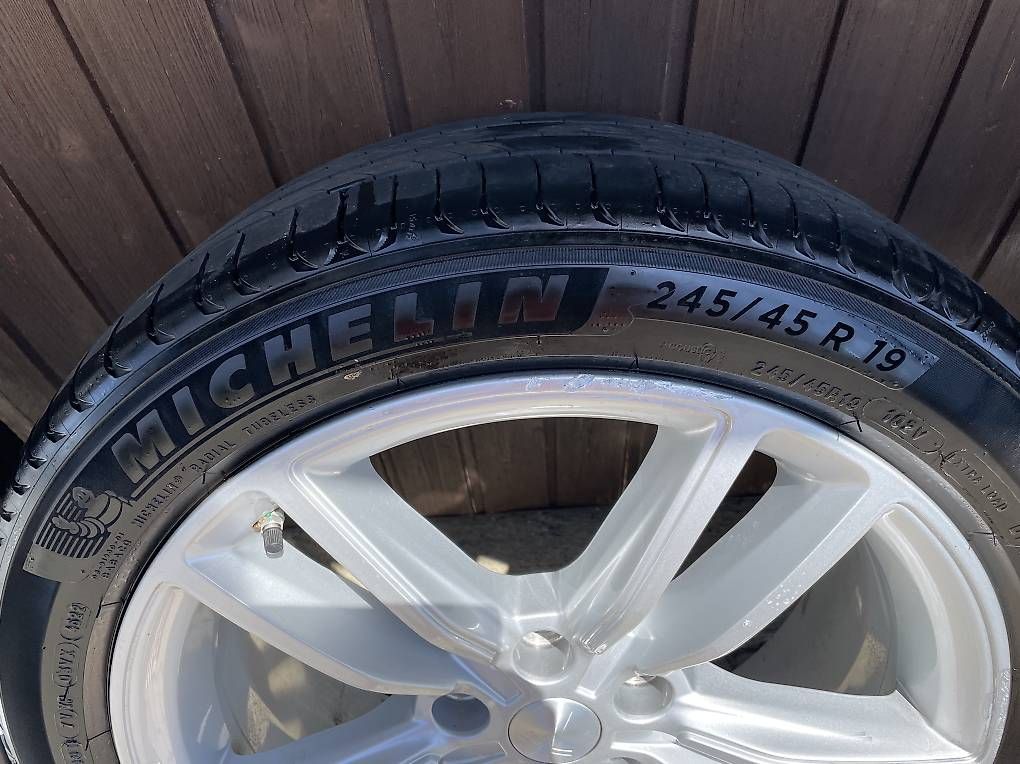 Pneus & Kompletträder: 4 Org. Räder Tesla Model S 85D – Gebraucht aus Kleindöttingen von Alfa551 2