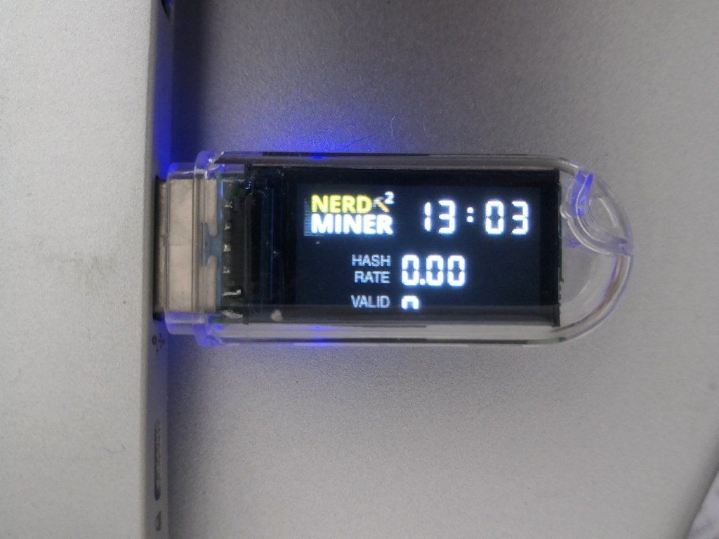 Coin Miner: Nerd Miner V2 (USB Stick) – Nuovo (secondo la descrizione) da Veltheim AG venduto da Mibib