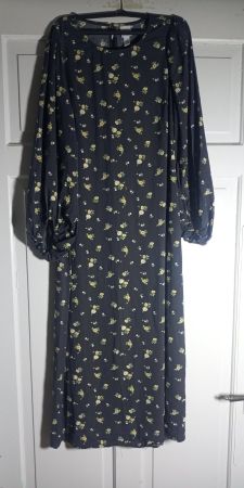 Maxikleid mit Blumenmuster von H&M
