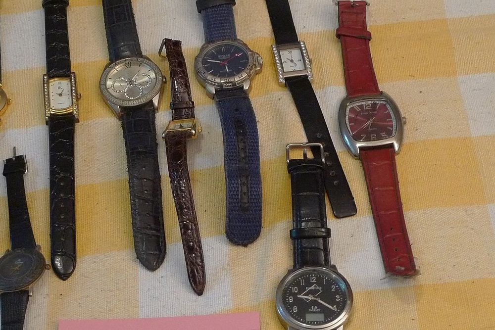 Orologi: LOT-UHREN 14. – Difettoso da Bern venduto da bn1640 2