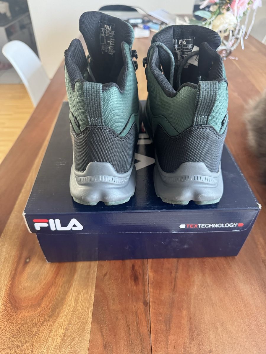 Chaussures hommes: Fila Wanderschuhe Grösse 39 neu mit Karton – Neuf avec emballage d'origine à St. Gallen par Popolone26 5