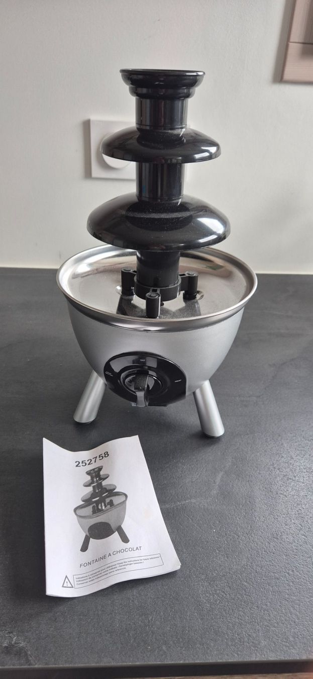 Küchengeräte: Fontaine à chocolat – Gebraucht aus Ste-Croix von kar_9x7w