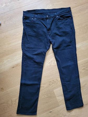 Levis schwarz