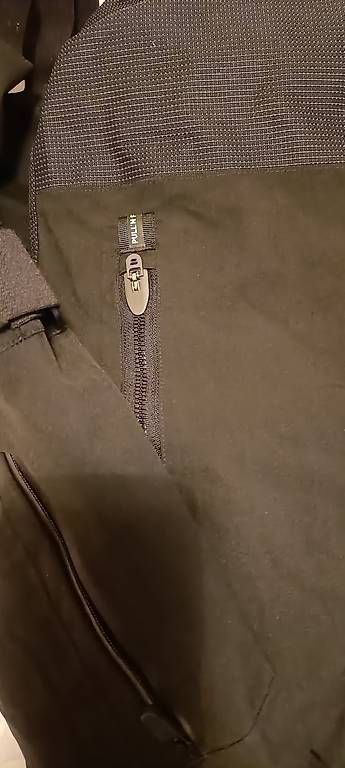 Hosen: Pantalon de ski 12 ans mis une fois  – Gebraucht aus Genève von asteroide01 1