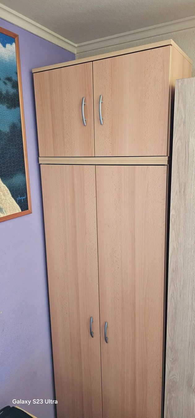 Armoires: Schrank Buche Nachbildung oberer und unterer Teil – D'occasion à Wädenswil par allesmussraus01