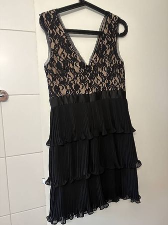 FESTLICHES KLEID SCHWARZ / NUDE