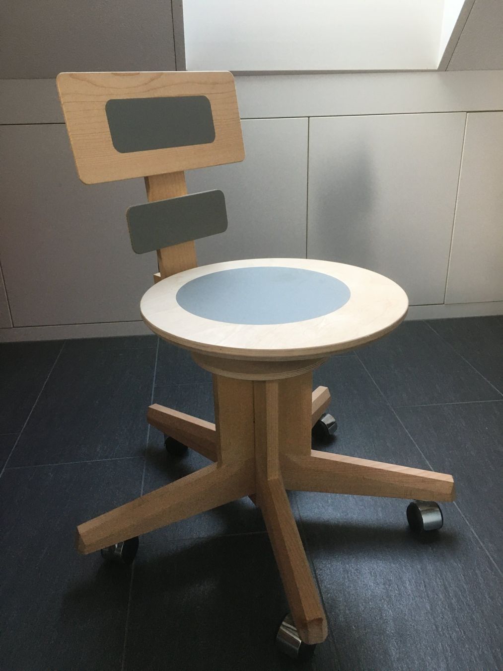 Sedie: Bürostuhl aus Holz mit Rollen – Nuovo (secondo la descrizione) da Neukirch (Egnach) venduto da Crank2 3