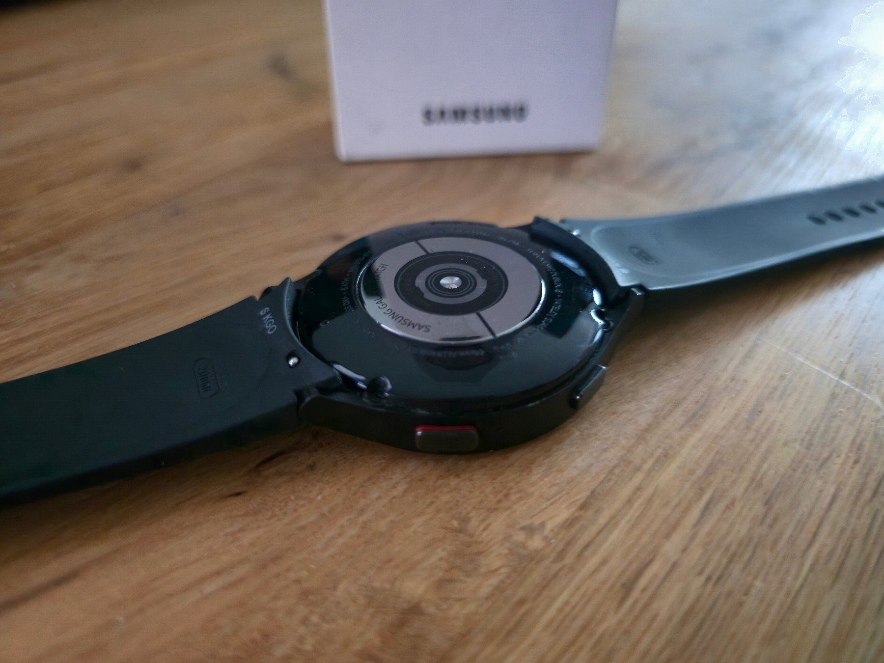 Samsung Smartwatch: Samsung Galaxy Watch 4 [44mm, WIFI] – Usato da Mels venduto da tan_bzw6 1