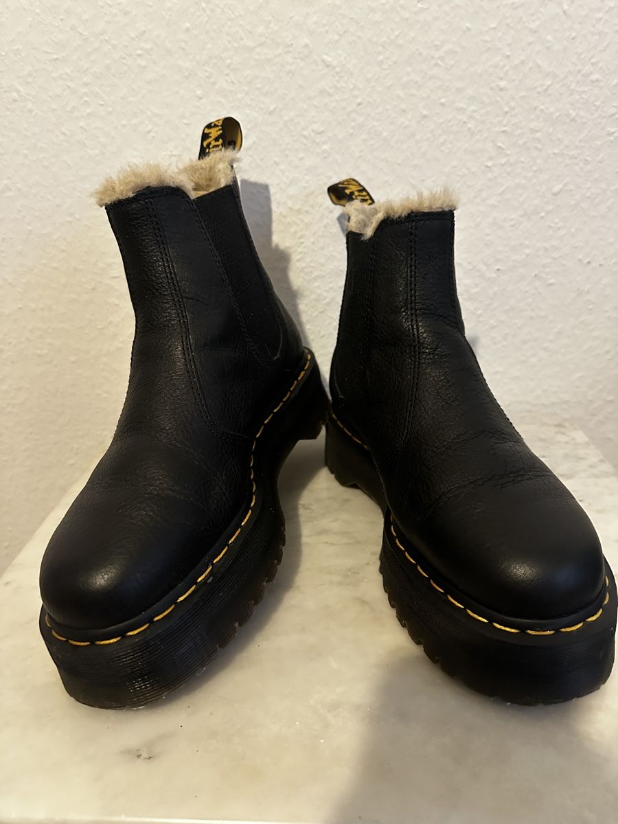Dr. Martens Scarpe da uomo: Dr. Martens Shearling Chelsea Boots – Nuovo (secondo la descrizione) da Zürich venduto da eeemaa