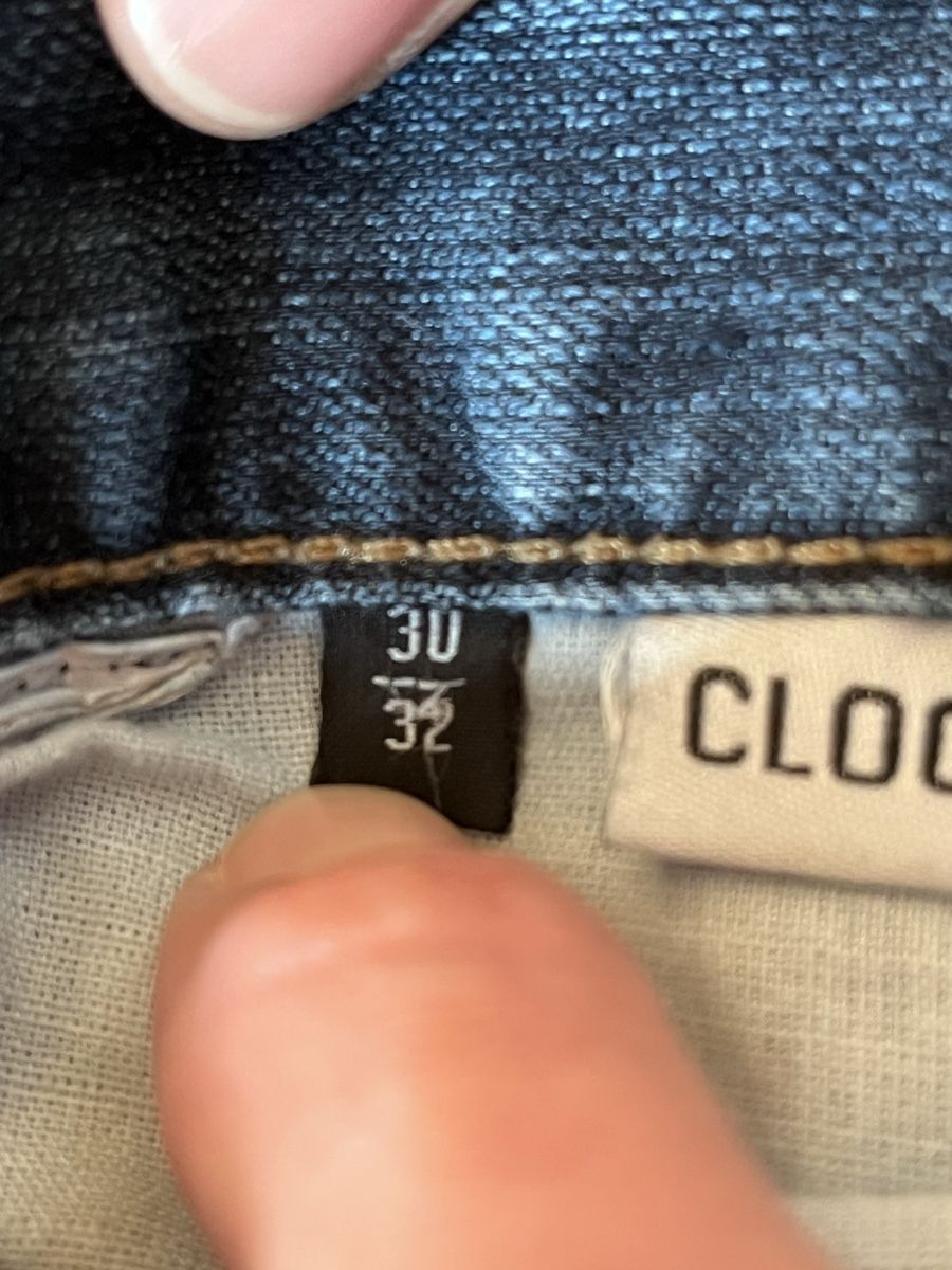 Jeans: 👖 Jean Clockhouse, taille 30/32, style décontracté 🧵 – D'occasion à Savièse par Vaudan88 4