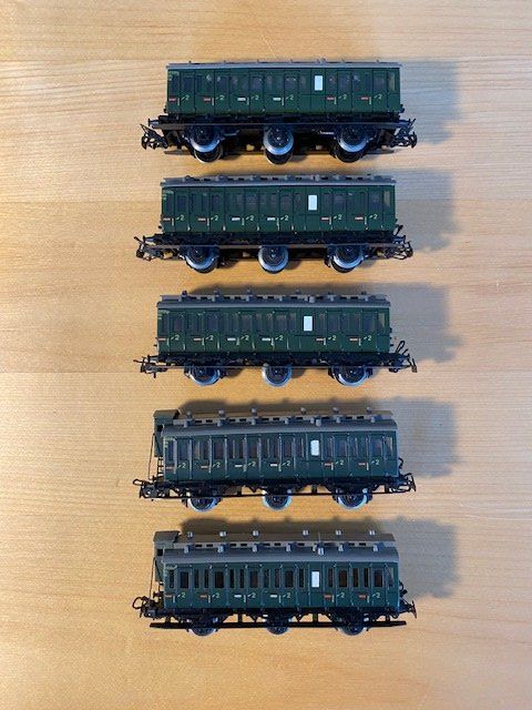 Märklin Modellini di ferrovie: Märklin 4004-4005 - 5 Abteilwagen – Usato da Adelboden venduto da diana_ch 3
