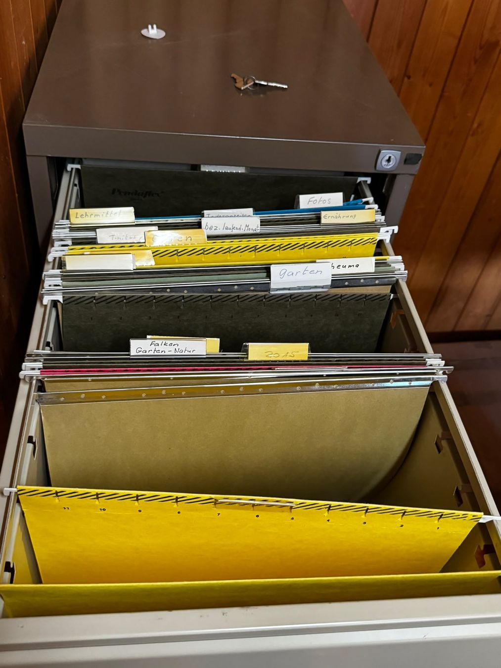 Schränke: Aktenschrank  – Gebraucht aus Egg b. Zürich von Brocki_Insel_Egg 2