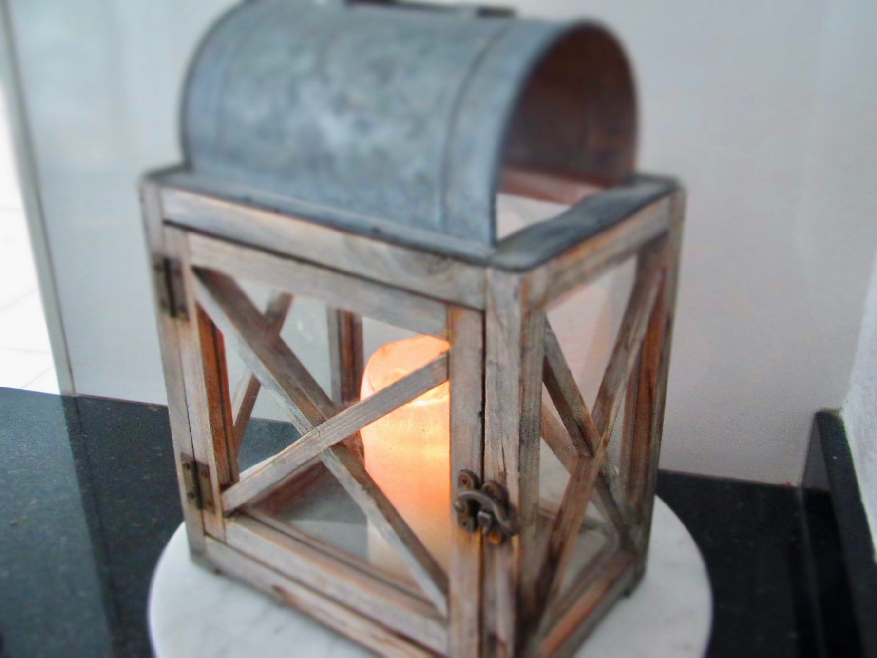 Lampade: LANTERNE  ANCIENNE BOIS - METAL – Usato da Murten venduto da Selliot 1