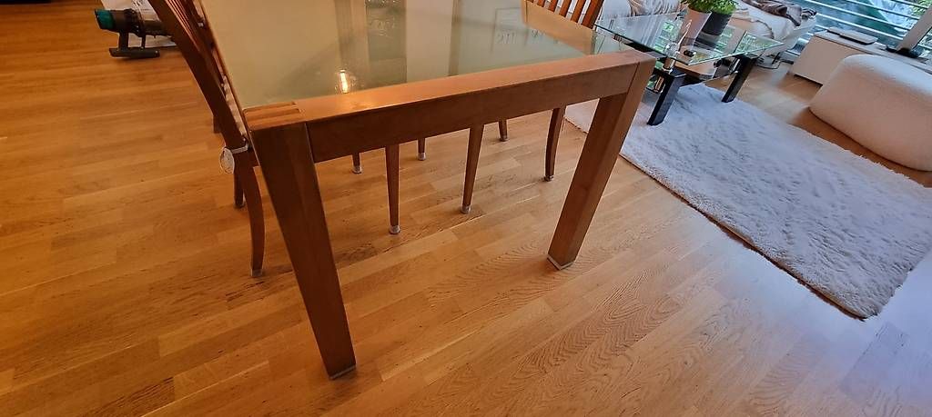 Tables: Holztisch mit Glasplatte – D'occasion à Zollikofen par Kuda85 3