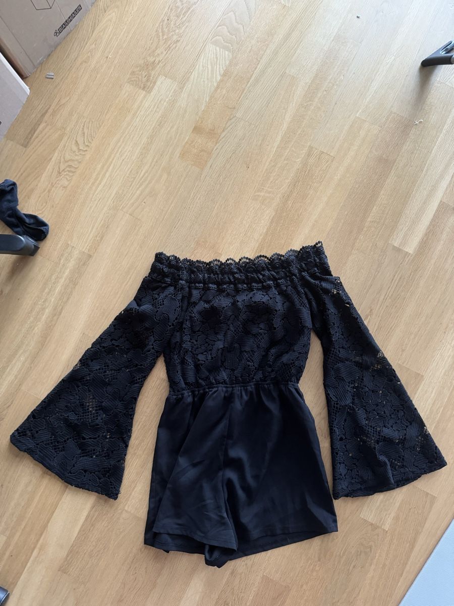 Tute: Missguided Schwarzer Jumpsuit Gr. 34 Spitze – Usato da Urdorf venduto da alnalo