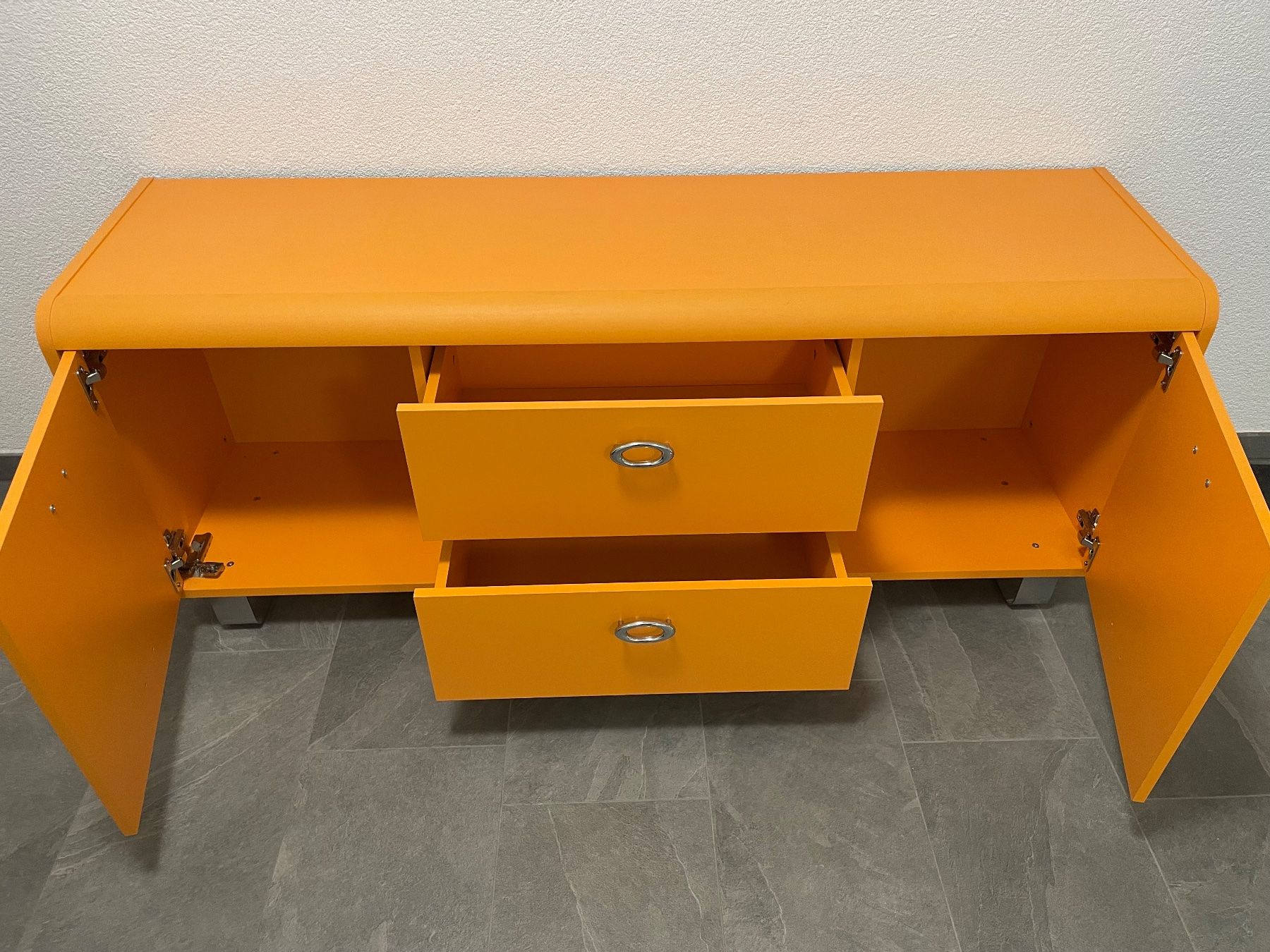 Cassettiere: Orangefarbenes Sideboard - Top Zustand! – Usato da Ehrendingen venduto da weisse_calla 2
