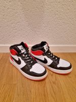 Nike Air Max Sneaker schwarz weiss rot Grösse 38