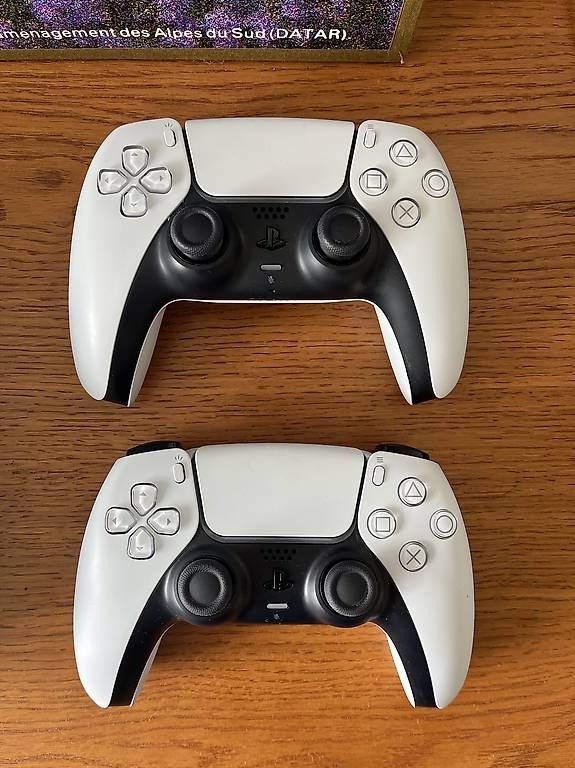 Sony Console: PS5 Digital + 2 Controller + Headset + Garantie – Usato da Allschwil venduto da kiirota 2