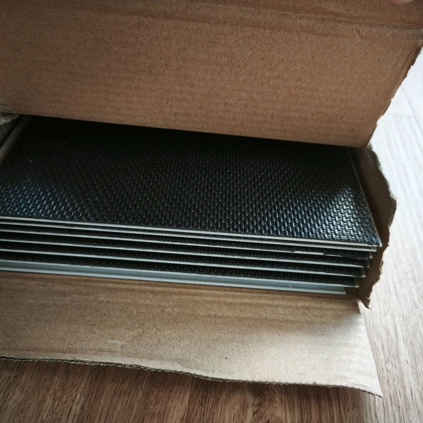 Rivestimenti per pavimenti: Click Vinyl Eiche, Wasserfest und Trittschall – Usato da Oberbüren venduto da dschiniva13 1