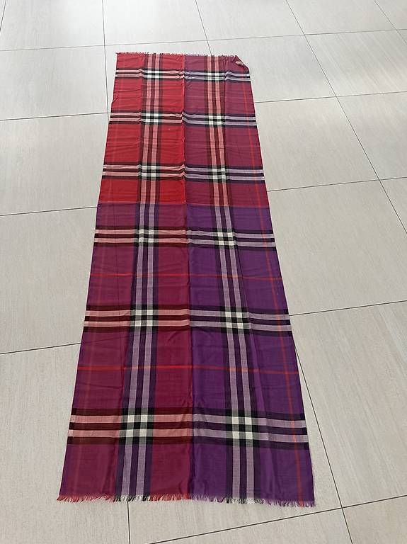 Foulards, Tücher & Schals: Burberry Schal – Gebraucht aus Buttikon SZ von Mirima84 2