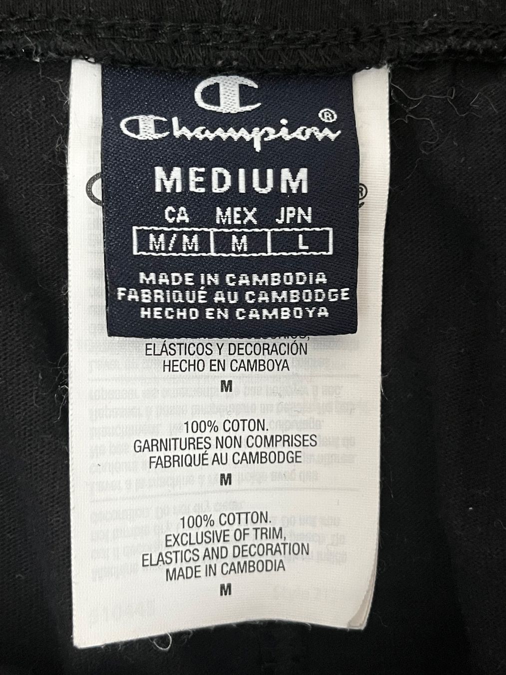Champion Pantaloni: Champion Shorts schwarz Gr M – Usato da Luzern venduto da Sono2 4