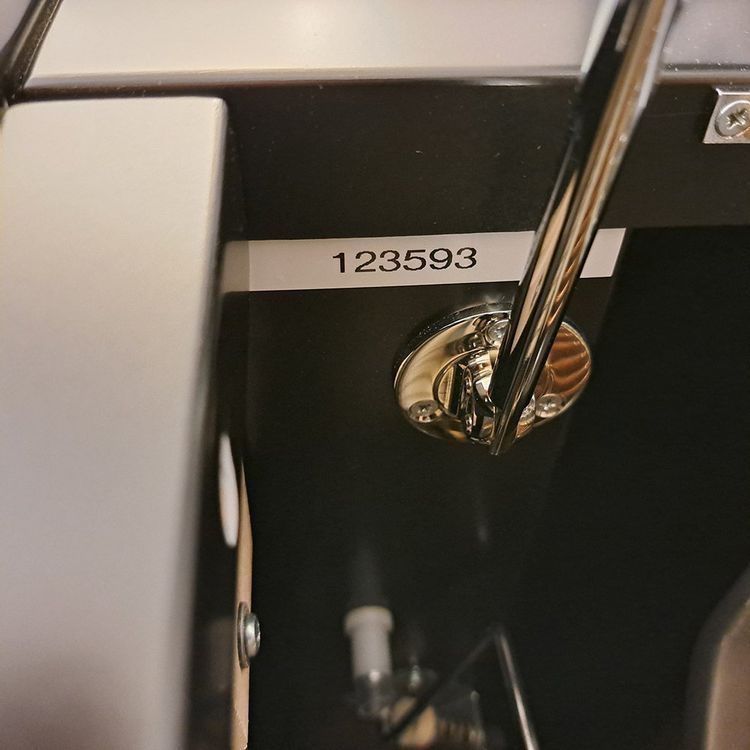 Strumenti musicali: Pure Basic 122 Peter-Maly-Edition - Ausstellungsmodell – Nuovo (secondo la descrizione) da Ittigen venduto da KrompholzMusik 3