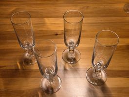 4 Sektgläser Champagnergläser Set aus Glas gebraucht