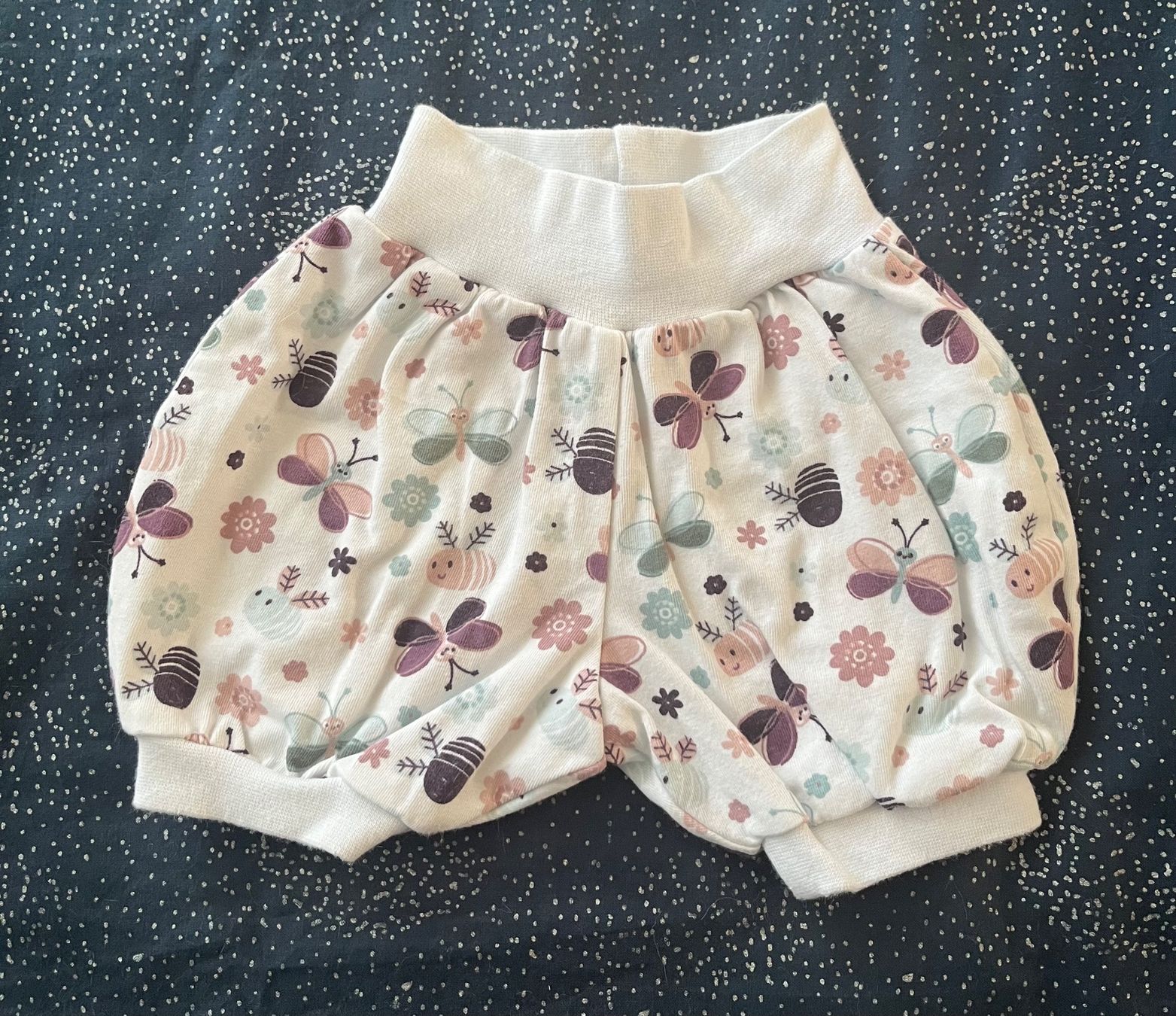 Pantaloni: Selfmadeshorts bis ca. Grösse 62 – Usato da Triboltingen venduto da zimtsterndli5
