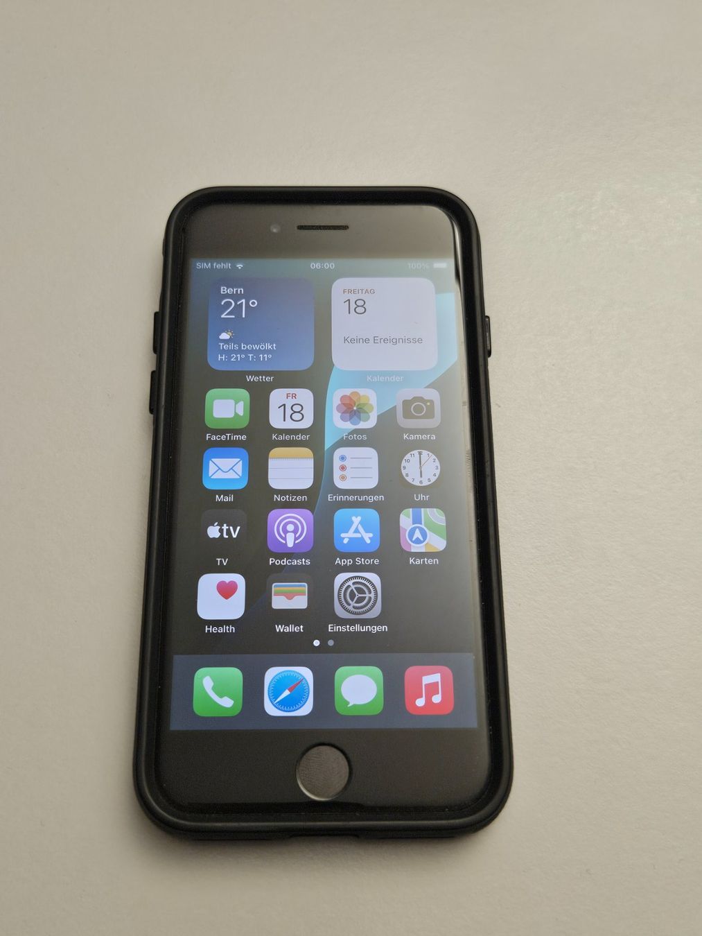 Apple Handys / Smartphones: iPhone SE / Black / 128GB inkl. Eiger Schutzhülle – Gebraucht aus Hinwil von 97 2
