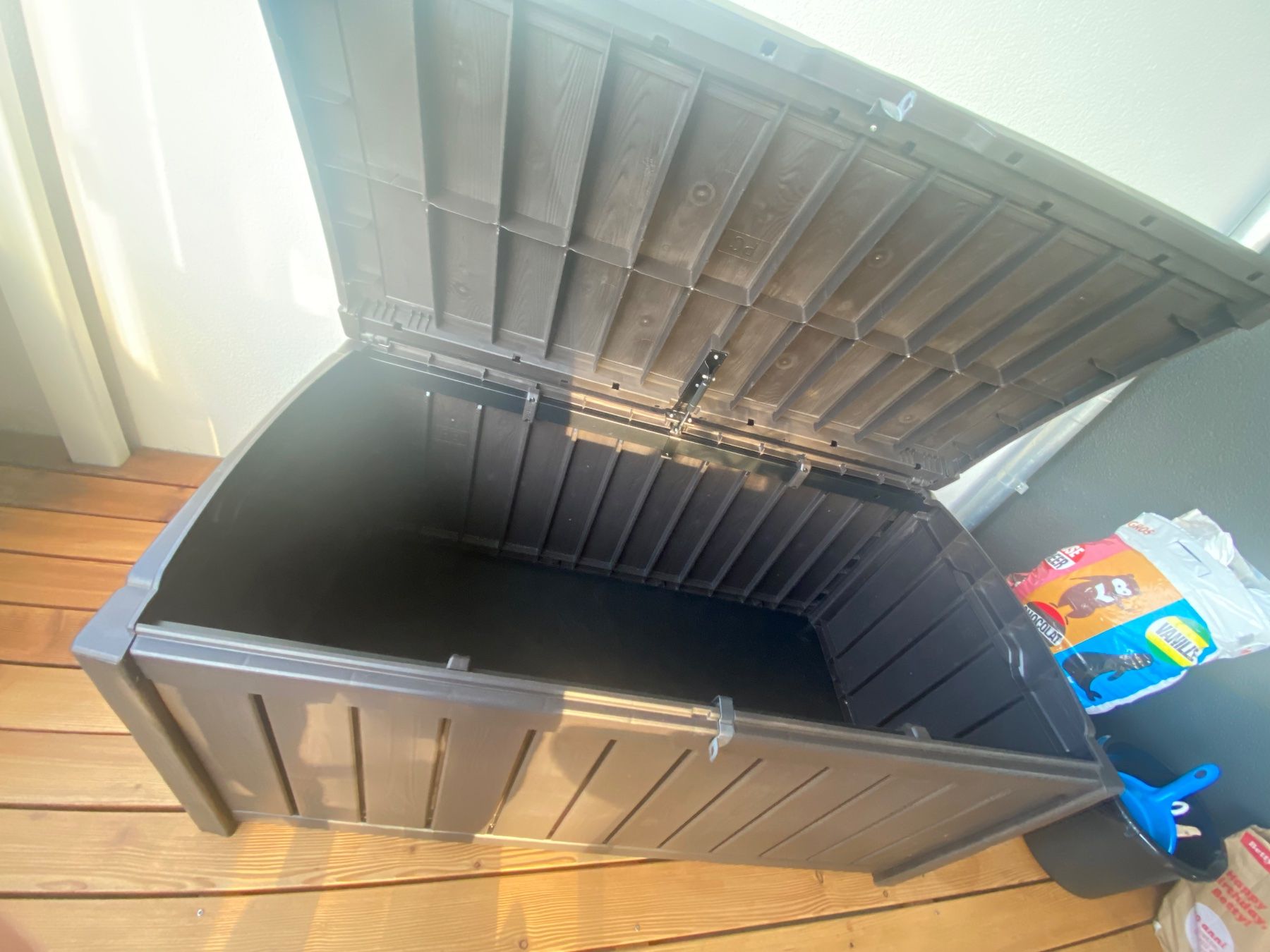 Keter Box contenitori: Gartenbox Kunststoff Keter – Usato da Zürich venduto da Tippex66 1