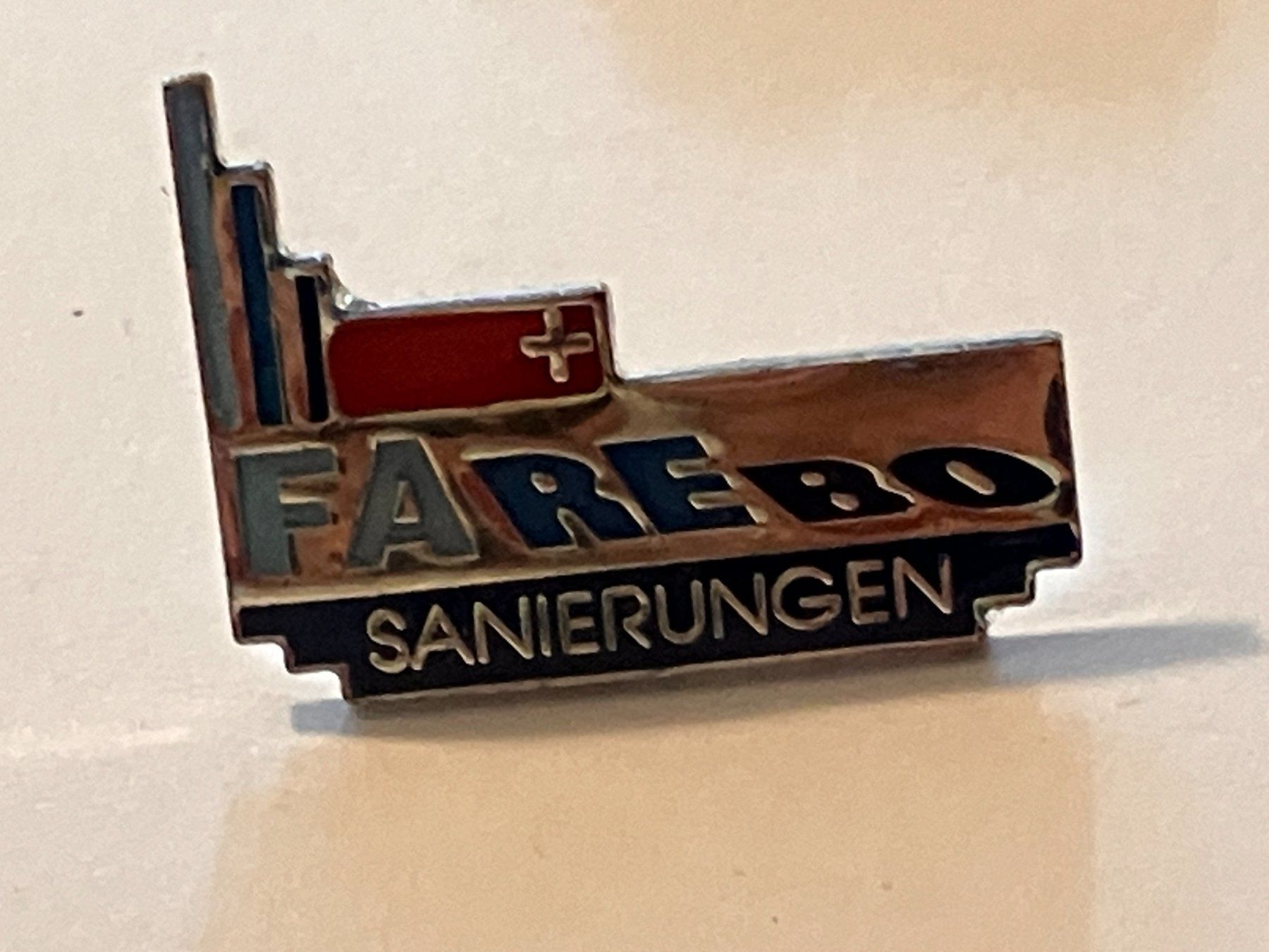 Placchette & Badge: 1 Pin Farebo Sanierungen – Usato da Basel venduto da djwwpp