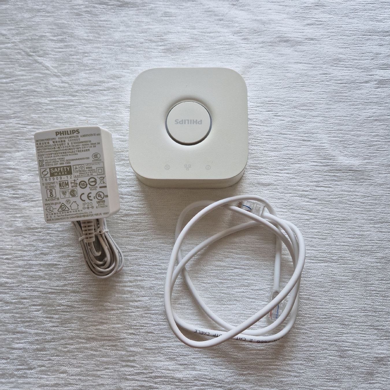Philips Lecteurs & Adaptateurs: Philips Hue Bridge personal wireless lighting  – D'occasion à Niederrohrdorf par Nicole430 4