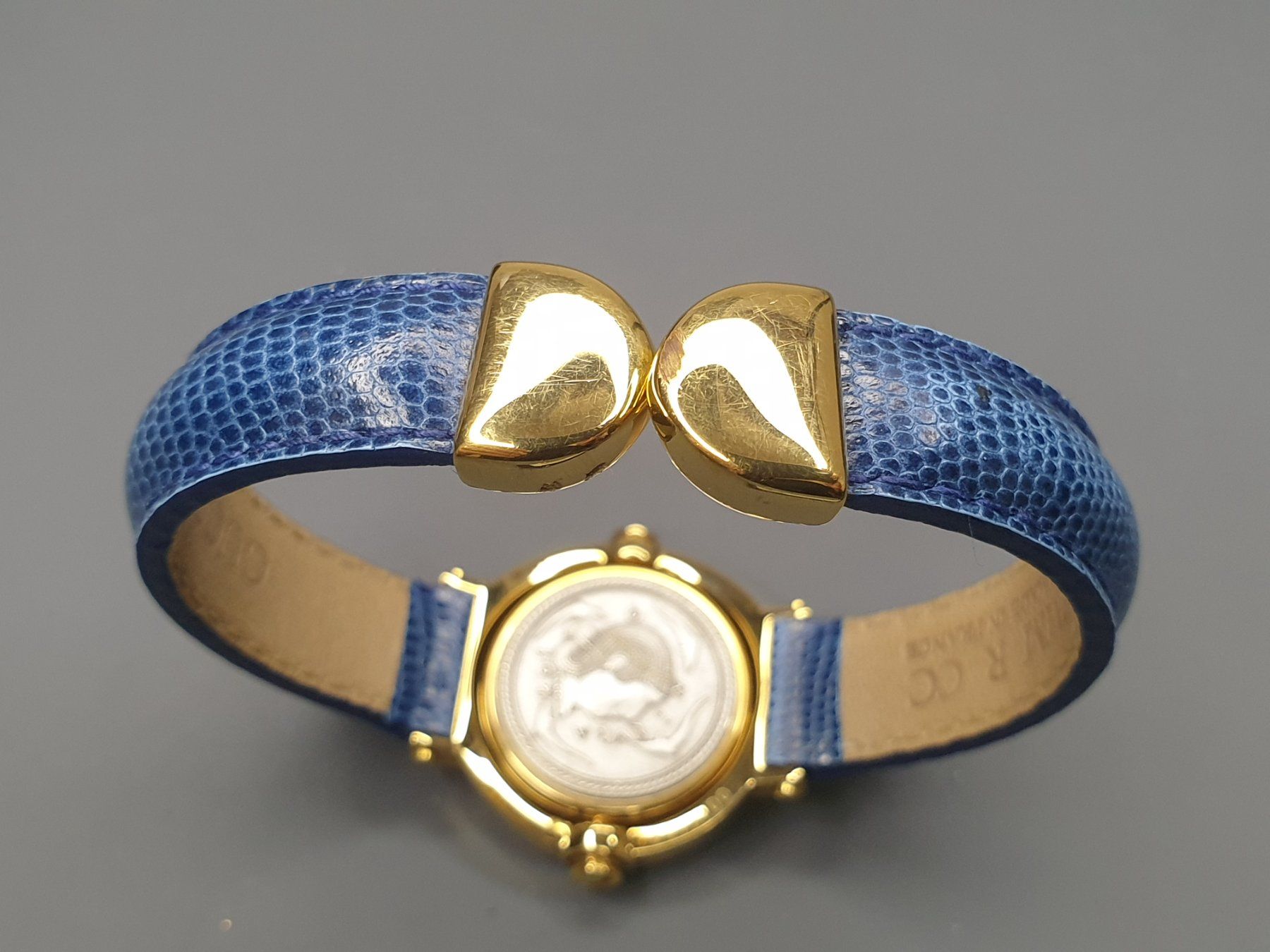 Gucci Uhren: Gucci - 26mm – Gebraucht aus Neyruz FR von Flyback 4