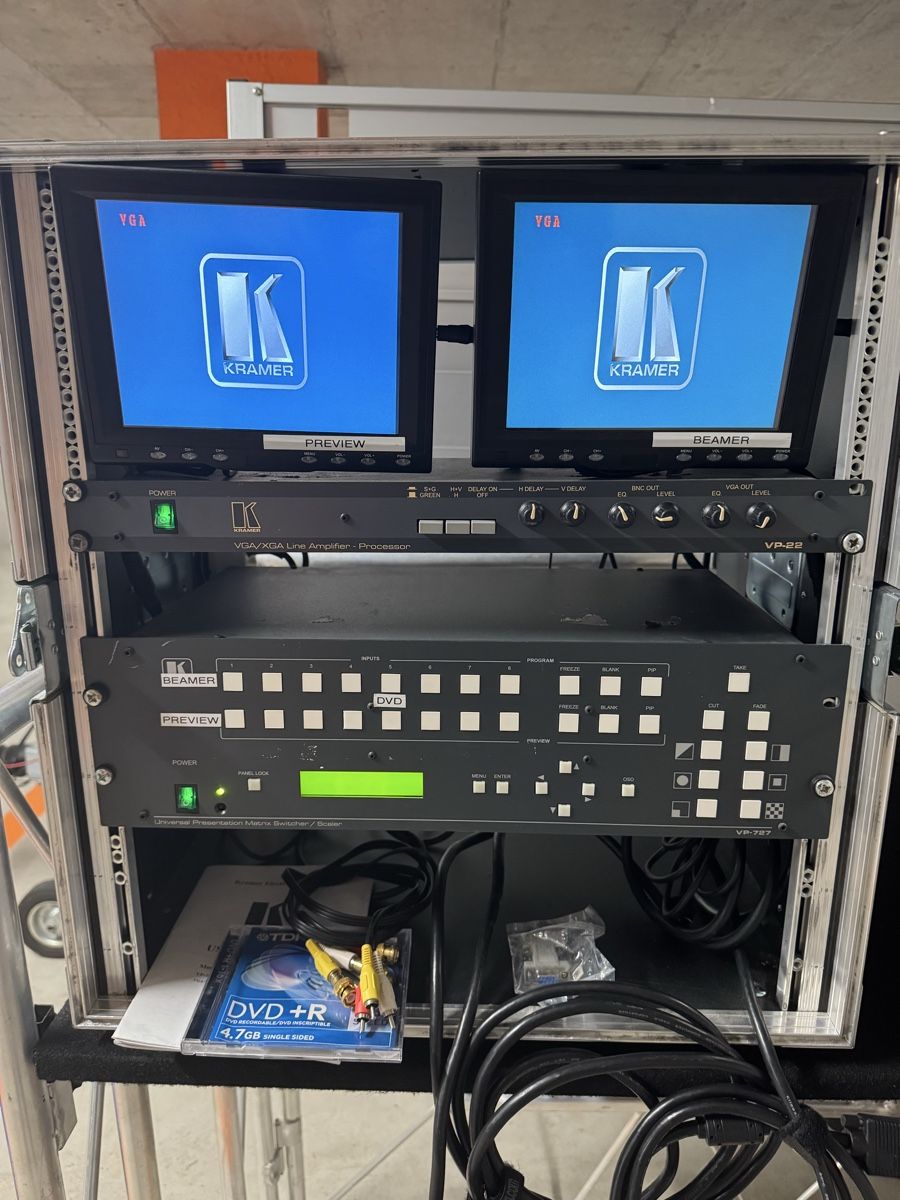 Videocamere: Kramer Videoschalteinheit im Case – Usato da Ehrendingen venduto da Sansav
