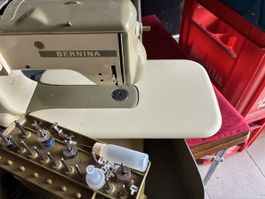 Machine à coudre BERNINA 530-1 avec accessoires et mallette