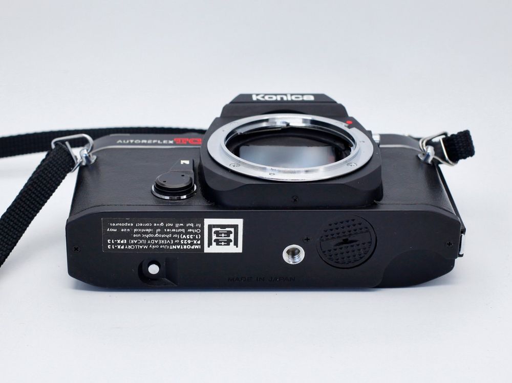 Konica Appareil photo: Konica Autoreflex TC Body revidiert – D'occasion à Birsfelden par Waldbrettspiel 3