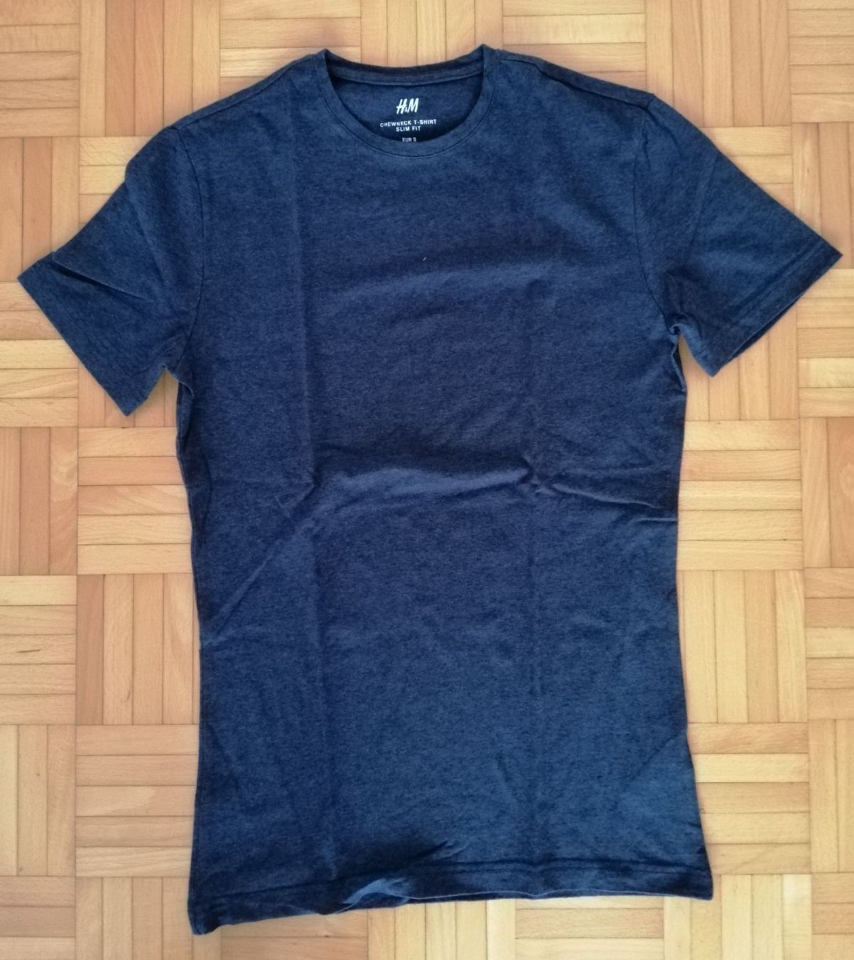 T-shirt: NEUES t-SHIRT GR.S von H&M – Nuovo (secondo la descrizione) da Rotkreuz venduto da Dima8
