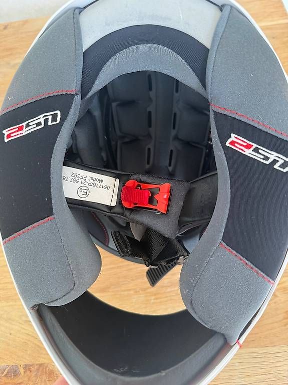 Caschi & visiere: Kinder Motorradhelm – Usato da Lengnau BE venduto da KatjaDa 4
